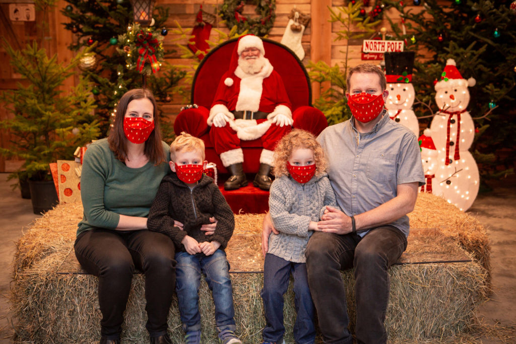 Santa Photos 2020 family with masks